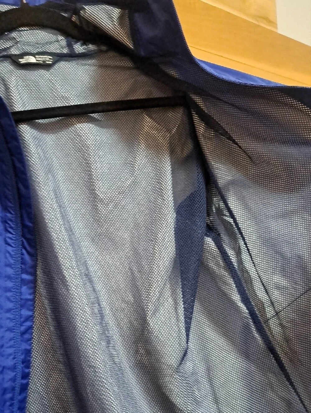 The North Face Blue Hooded Packable Rain Jacket Boys Size XL 18/20